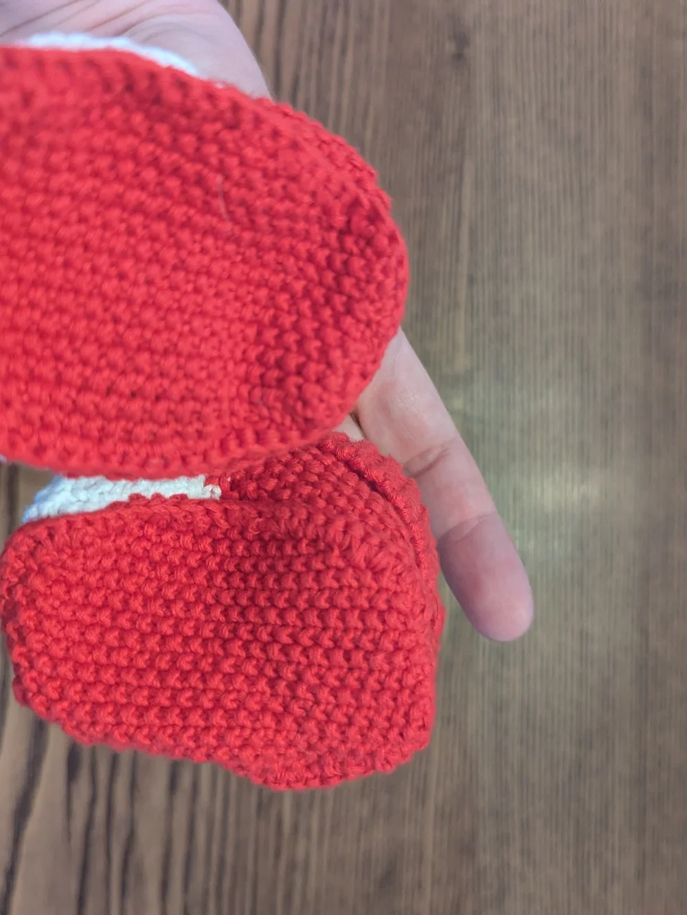 EUC Carters Newborn Baby Santa Face Red Christmas Knitted Cable Bootie Slipper